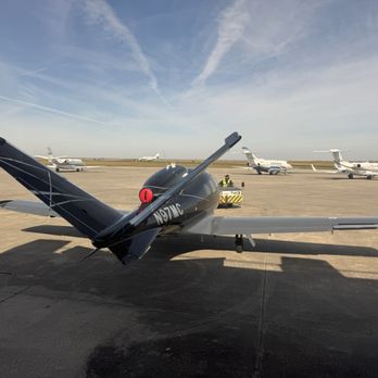 Messina's Runway Cafe - Plane view from dining area - Breakfast & Brunch Near Me - New Orleans, Louisiana