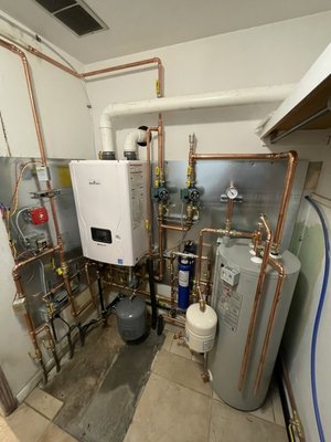 Campy's Plumbing & Heating Logo