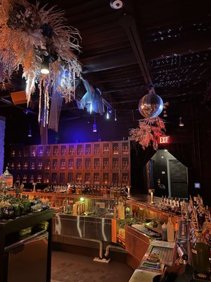 Weiss Distilling Co. by null