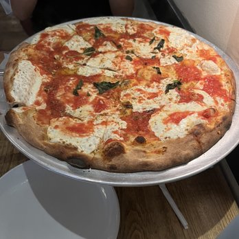 Juliana's - Margherita Pizza - Pizza Near Me - Brooklyn, New York Juliana's - Margherita Pizza - Pizza Near Me - Brooklyn, New York