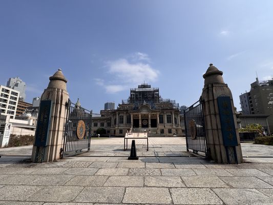 Tsukiji Hongan-ji Temple by null
