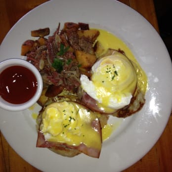 Lulu's Waikiki - Longboard benedict with corned beef hash side order - Burgers Near Me - Honolulu, Hawaii Lulu's Waikiki - Longboard benedict with corned beef hash side order - Burgers Near Me - Honolulu, Hawaii