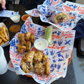 Win Wings - 10 Piece Wing Combo with Philly Cheese Steak Sub. - Chicken Wings Near Me - Montclair, California