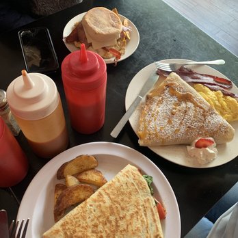 Crispy Crêpes Cafe - Breakfast sandwich, cheese & veggie crepe, and cinnamon apple crepe - Creperies Near Me - Boston, Massachusetts