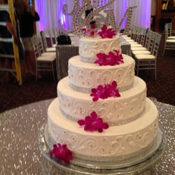 Militello's Bakery - AUGUST SPENDOR
PINEAPPLE MANDARIN ORANGE CAKE