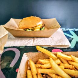 Cheeseburger and fries