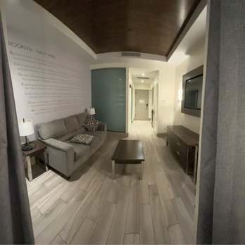 The Brooklyn - Sitting/tv room - Hotels Near Me - Brooklyn, New York