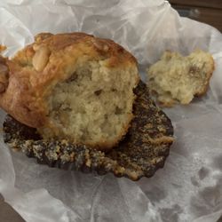 Banana nut muffin