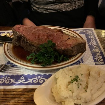 Zum Stammtisch - German Near Me - Glendale, New York