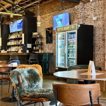 Parlay 6 Brewing - Seating - Brewpubs Near Me - Reno, Nevada