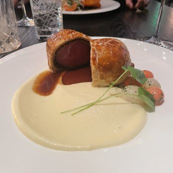 Gordon Ramsay Hell's Kitchen - Beef Wellington - Steakhouses Near Me - Stateline, Nevada Gordon Ramsay Hell's Kitchen - Beef Wellington - Steakhouses Near Me - Stateline, Nevada