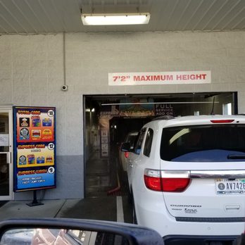 Dave's Express Care - Getting ready to enter the car wash - Cafes Near Me - Greenfield, Indiana Dave's Express Care - Getting ready to enter the car wash - Cafes Near Me - Greenfield, Indiana