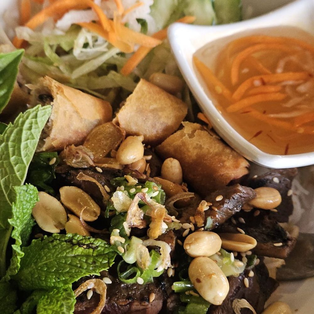 Anh Hong Restaurant - Bun Thit Nuong beef dish - Vietnamese Near Me - Orlando, Florida Anh Hong Restaurant - Bun Thit Nuong beef dish - Vietnamese Near Me - Orlando, Florida