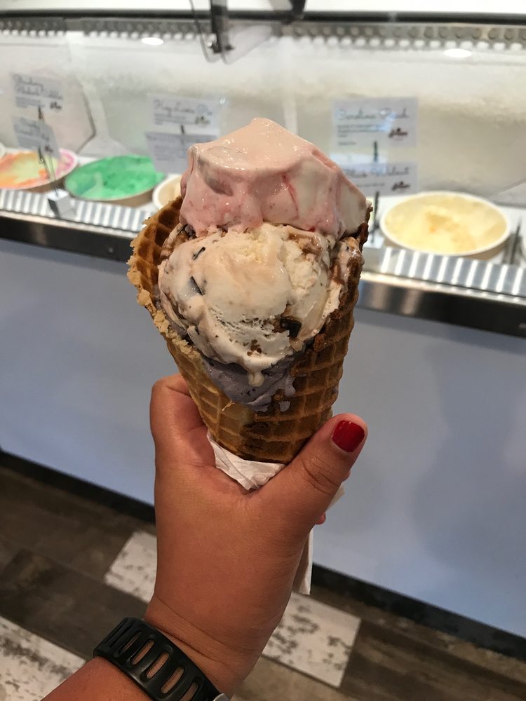 SCOOPS ICE CREAM Updated May 2024 17 Photos & 37 Reviews 3331 N