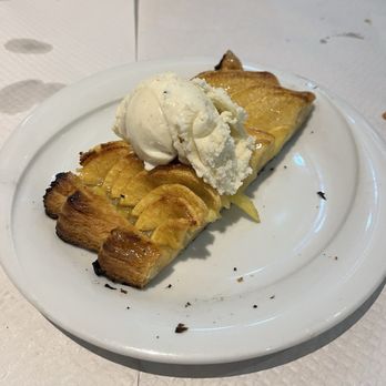 Chez Étienne - Apple tart with ice cream- solid. - Pizza Near Me - Marseille, 13