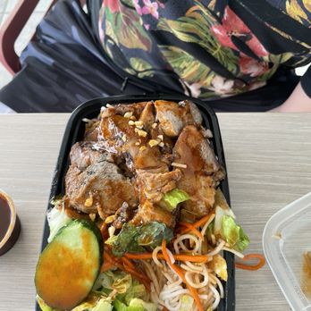 Red Hawk Asian BBQ - Vermicelli Grilled Lemon Grass Pork with a side of Fire Hawk Sauce! - Food Trucks Near Me Red Hawk Asian BBQ - Vermicelli Grilled Lemon Grass Pork with a side of Fire Hawk Sauce! - Food Trucks Near Me