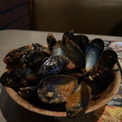 Tailgaters - Red sauce Mussles 2 lbs