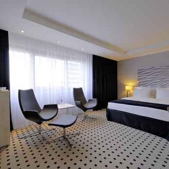 Radisson Blu - BusinessClass Zimmer schwarz - Hotels Near Me - Dusseldorf, NW