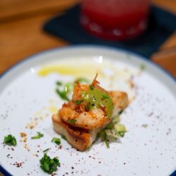 Octopus Baja - Crostini with shrimp