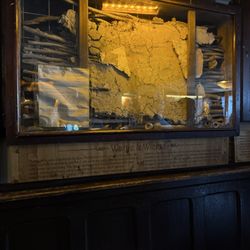 Sean's Bar - Sean's bar walls, how they built it