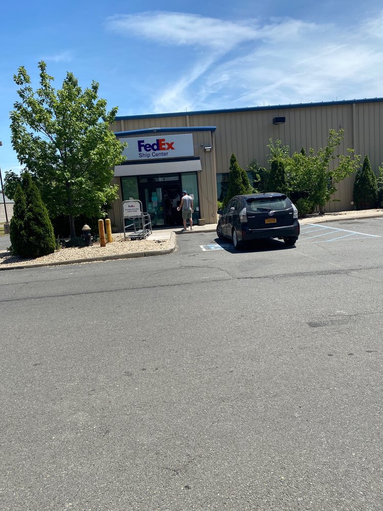 FEDEX SHIP CENTER Updated June 2024 81 Reviews 670 E 132nd St