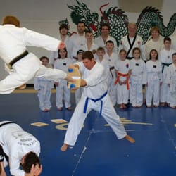 Bob Perry's Taekwondo Club - Chris Ballard Flying Side Kick Break!