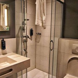 ibis Styles Halle - Dusche (01/2023)