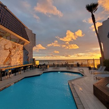 The Wayfarer San Diego - Full disclosure: this makes the pool look huge but please note it's tiny. Like the size of 3.5 hot tubs. - San Diego, CA
