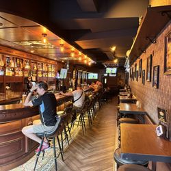 Mulligan's Irish Pub