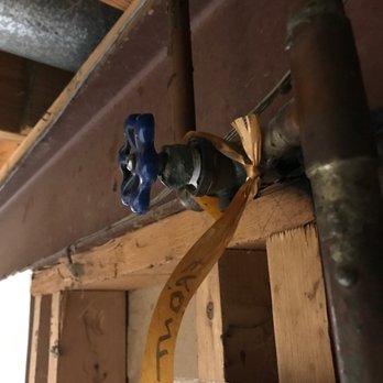 Russell Layton Associates - missed checking this and it was leaking badly when turned on - Home Inspectors Near Me Russell Layton Associates - missed checking this and it was leaking badly when turned on - Home Inspectors Near Me