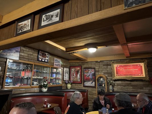 Monte Carlo Liquors & Steak House by null