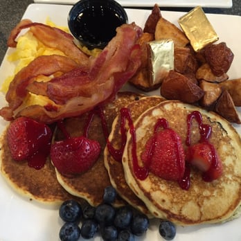 Kramers - Blueberry pancakes - Bookstores Near Me - Washington, DC, District of Columbia Kramers - Blueberry pancakes - Bookstores Near Me - Washington, DC, District of Columbia
