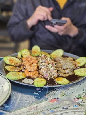 Mariscos El Moreno by null