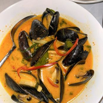 Lom Wong - Kaeng kua hoi! (Curry mussels) - Thai Near Me - Phoenix, Arizona Lom Wong - Kaeng kua hoi! (Curry mussels) - Thai Near Me - Phoenix, Arizona
