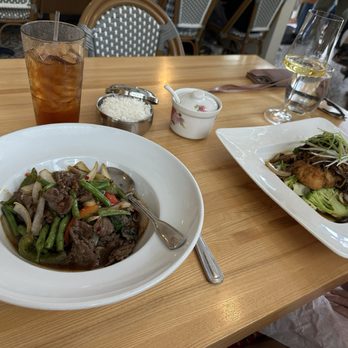 Colonial Kitchen & Bar - Basil Beef, Grouper - Vietnamese Near Me - Atlanta, Georgia Colonial Kitchen & Bar - Basil Beef, Grouper - Vietnamese Near Me - Atlanta, Georgia