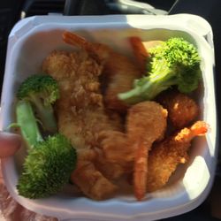 Mariano's - Fish, shrimp & broccoli