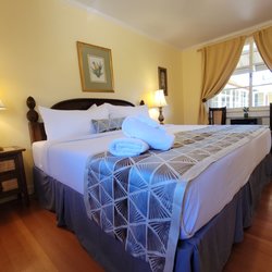Kohala Village Inn - King Bed