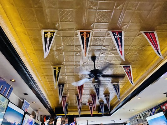 Dalton's Bar & Grill by null