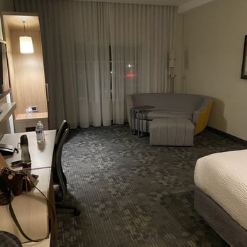 Courtyard by Marriott Palm Beach Jupiter - Room - Hotels Near Me - Jupiter, Florida