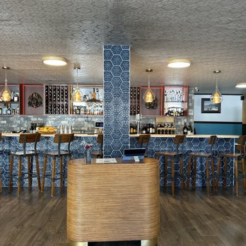 Everest Kitchen - Entrance : Bar - Himalayan/Nepalese Near Me - Albany, California Everest Kitchen - Entrance : Bar - Himalayan/Nepalese Near Me - Albany, California