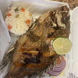 Las Coras Mexican Seafood - Fried fish
