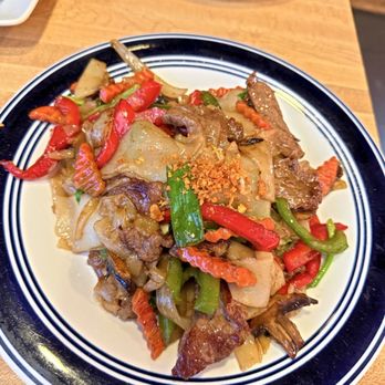 Khmer Thai Kitchen - Pad Kee Mao beef - Thai Near Me - Marysville, California