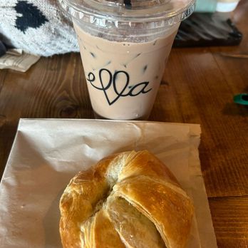 Ella Cafe - Cafes Near Me - Coral Springs, Florida