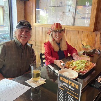 Sissy K's - Steve and Judy from Corpus Christy Tx enjoying a beer and margarita and a half price Nachos - Dance Clubs Near Me - Boston, Massachusetts