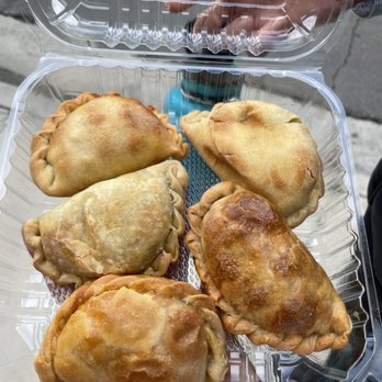 La Porteña - Empanadas - Pizza Near Me - Tustin, California