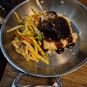 The Pearl - Braised Short Rib Horseradish Mashed Potatoes, Glazed Root Crop, Ale Reduction 49 (GF) - New American Near Me - Columbus, Ohio The Pearl - Braised Short Rib Horseradish Mashed Potatoes, Glazed Root Crop, Ale Reduction 49 (GF) - New American Near Me - Columbus, Ohio