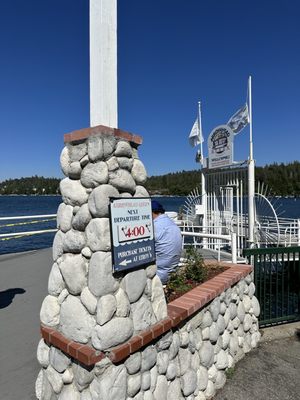 Arrowhead Queen Tour Boat by null