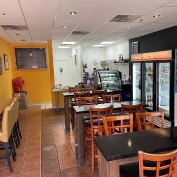 La Maja - a restaurant with tables and chairs - Empanadas Near Me - Redwood City, California La Maja - a restaurant with tables and chairs - Empanadas Near Me - Redwood City, California