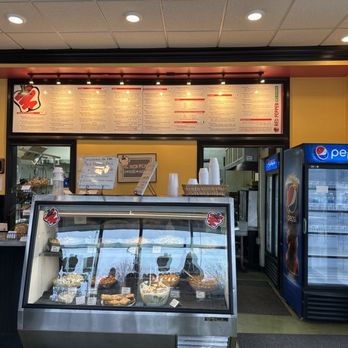 Red Pepper Deli - Inside of Red Pepper in Credtwood, featuring pastas and deserts. - Delis Near Me - Crestwood, Kentucky Red Pepper Deli - Inside of Red Pepper in Credtwood, featuring pastas and deserts. - Delis Near Me - Crestwood, Kentucky