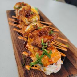Mariscos Los Peloteros - Volcan Roll